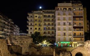 Θεσσαλονίκη: Σύλληψη 38χρονου και δύο προσαγωγές μετά από επίθεση σε αστυνομικούς στην πλατεία Ναυαρίνου