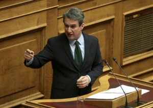 Λοβέρδος: Ουδεμία ενημέρωση από την κυβέρνηση για το Σκοπιανό