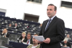Βέμπερ: «Ο Τσίπρας απέδειξε ότι η αριστερή ιδεολογία στην Ευρώπη απέτυχε»