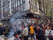 Θεσσαλονίκη: Ξέφρενο γλέντι στους δρόμους της πόλης παραμονή Πρωτοχρονιάς (vid)