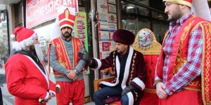 Τουρκία: Εθνικιστές «καταδίκασαν» τον Αγιο Βασίλη