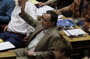 Λαφαζάνης: Στηρίζουμε τον πρωθυπουργό, δεν στηρίζουμε το μνημόνιο