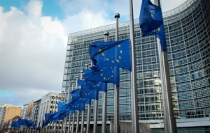 Η ΕΕ περιμένει κινήσεις από Ζάεφ για την επίλυση του ονοματολογικού