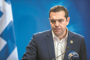 Σε κλοιό πολλαπλών πιέσεων το Μαξίμου