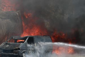 Θεσσαλονίκη: Αυτοκίνητο έπιασε φωτιά εν κινήσει