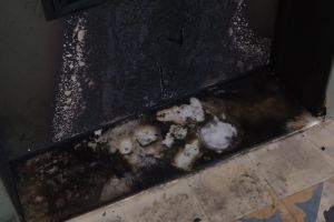 Καλαμαριά: Ανατίναξαν είσοδο πολυκατοικίας με γκαζάκια – Πυρκαγιά και σοβαρές ζημιές