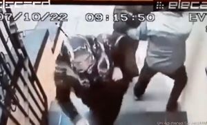 Τρόμος στη Δανία: Άνδρας με μαχαίρι κυνηγούσε την πρέσβειρα του Ιράν μέσα στην πρεσβεία (vid)