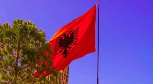 Αλβανία: Σάλος με ροζ βίντεο που δείχνει δήμαρχο σε ερωτικές στιγμές στο γραφείο του