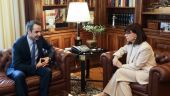 Μητσοτάκης σε Σακελλαροπούλου: Αποδέσμευση της οικονομίας και της κοινωνίας από τον κλοιό των μέτρων
