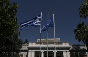 Συναντήσεις με μικροκομματική σκοπιμότητα στο Μαξίμου την Τρίτη