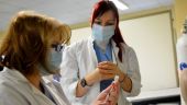 Από το νοσοκομείο ΑΧΕΠΑ ξεκίνησαν οι εμβολιασμοί υγειονομικών κατά της Covid-19