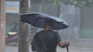 Θεσσαλονίκη: Νεροποντή και χαλάζι σε πολλές περιοχές