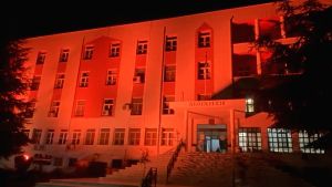 Φωταγώγηση του νοσοκομείου Παπανικολάου για τη Διεθνή Ημέρα κατά της Βίας κατά των Γυναικών