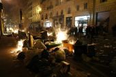 Παρίσι: Συνεχίζονται οι συγκρούσεις αστυνομικών με διαδηλωτές για το συνταξιοδοτικό