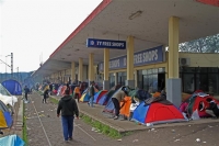 Εγκλωβισμένοι πάνω από 52.000 οι πρόσφυγες σε όλη τη χώρα