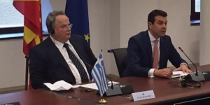 Κοτζιάς-Ποπόσκι: Προσπάθεια βελτίωσης των διμερών μας σχέσεων