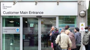 Βρετανία: Απεργία πέντε εβδομάδων ξεκίνησαν οι εργαζόμενοι στην υπηρεσία έκδοσης διαβατηρίων