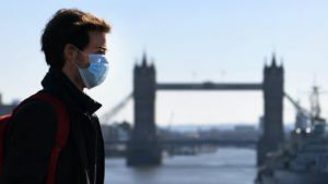 Βρετανία: Υποχρεωτική χρήση μάσκας στα καταστήματα από τις 24 Ιουλίου