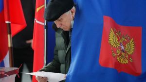 Ρωσία: Σήμερα κλείνουν οι κάλπες – Καταγγελίες για νοθεία και εξαναγκασμό ψηφοφόρων