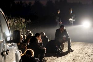 Λετονία: Η Διεθνής Αμνηστία καταγγέλλει κακομεταχείριση μεταναστών – Έντονη αντίδραση από τη Ρίγα