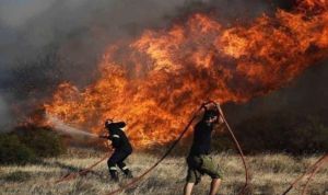Θεσσαλονίκη: Διατηρητέο κτίριο τυλίχτηκε στις φλόγες στον Λαγκαδά (vid&amp;pics)