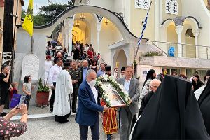 Η Παναγία με τους Αξιοπολίτες του ουρανού και τους Αξιουπολίτες της γης