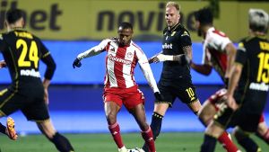 «Αναζητώντας την υπεροχή: Ο Άρης κρατά τον Ολυμπιακό στο 0-0»