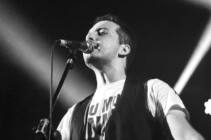 Live με τον Γιώργο Γελαράκη στο «Αμπαζούρ» την Τετάρτη 21 Οκτωβρίου