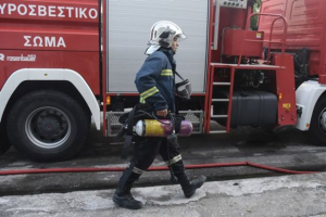 Μυτιλήνη: Φωτιά σε ακατοίκητο σπίτι στο ιστορικό κέντρο της πόλης
