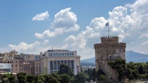Θεσσαλονίκη: Συγκέντρωση διαμαρτυρίας στον Λευκό Πύργο για τα μέτρα κατά της εξάπλωσης της πανδημίας