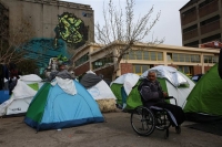 Στα λιμάνια Πειραιά και Ελευσίνας 2.000 πρόσφυγες από τα νησιά