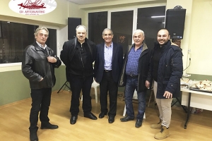 "Χριστός 'γεννέθεν, Χαράν σον κόσμον"