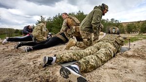 Επιβολή ορίου παραμονής για τους Ουκρανούς στρατιώτες στην πρώτη γραμμή – Ζελένσκι ζητά διευκρινίσεις για ρωσική πρόταση κατάπαυσης του πυρός