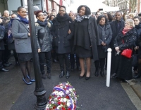 Η Γαλλία τιμάει τα θύματα των τρομοκρατικών επιθέσεων του 2015