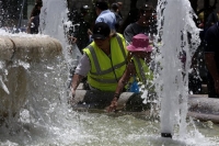 Επείγον έγγραφο της Γεροβασίλη προς δημόσιες υπηρεσίες για τον καύσωνα