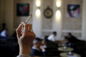 Αυστρία: Ζητούν δημοψήφισμα κατά της απόφασης της Κυβέρνησης για το κάπνισμα