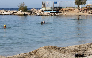 Ελεύθερη η κολύμβηση στον Σαρωνικό