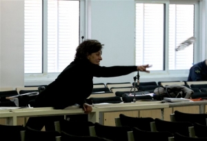 Μάνα Φύσσα προς Ρουπακιά: «Θα σου κόψω το λαρύγγι»