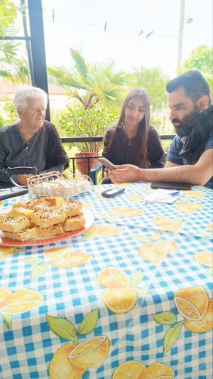 Ηλικιωμένοι εκπαιδεύτηκαν στο σερφάρισμα από τους μαθητές του Γυμνασίου Μουριών με γέφυρα το πρόγραμμα ‘’Βοήθεια στο Σπίτι’’