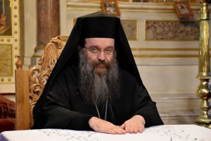 Τέλος σε γάμο-βάπτιση μαζί βάζει ο μητροπολίτης Χίου