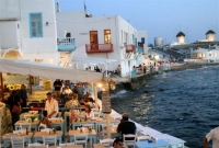 Οι συμμορίες πάνε στα νησιά