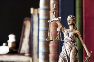 Ελεύθεροι και οι 29 κατηγορούμενοι για το μεγάλο κύκλωμα παράνομων ελληνοποιήσεων