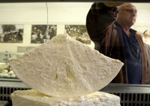 Μάχη στις Βρυξέλλες για τη φέτα και τις ποσοστώσεις στο γάλα