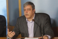 Ο υπουργός-καναλάρχης έχει νεύρα