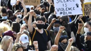 Τζορτζ Φλόιντ: Διαδηλώσεις σε όλον τον κόσμο κατά του ρατσισμού και της αστυνομικής βίας