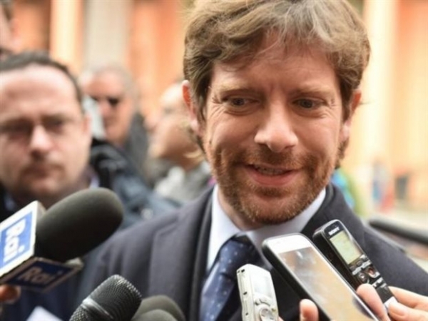 Ιταλία: Η πρώτη ηχηρή αποχώρηση από το κόμμα του Ρέντσι