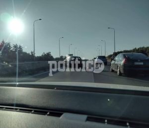 Τροχαίο ατύχημα στον κόμβο της Καλλικράτειας προκαλεί καθυστερήσεις στην επιστροφή των εκδρομέων (pics)