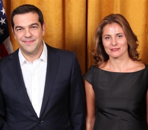 Σύσσωμος ο ΣΥΡΙΖΑ στη θεατρική παράσταση του Λάκη Λαζόπουλου