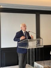 Σ. Σιμόπουλος: «Η πατρίδα δεν είναι ξέφραγο αμπέλι, οι μετανάστες δεν λιάζονται στην Ομόνοια, το Αιγαίο έχει σύνορα και ο Έβρος χρειάζεται φράχτη»