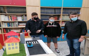 Θεσσαλονίκη: Μαθητές έφτιαξαν φανάρια κυκλοφορίας που λειτουργούν με Ανανεώσιμες Πηγές Ενέργειας
